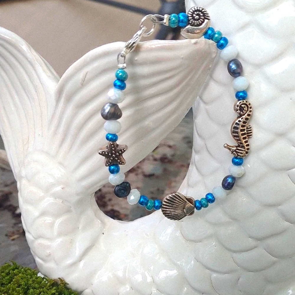 Handmade Pearl and glass Beach babe/ Mermaid core Bracelet